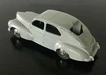 Dinky Toys - 1:43 - Nr. 24R Peugeot 203