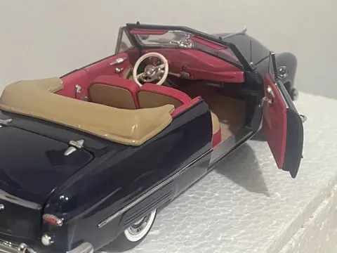 Franklin Mint - 1:24 - Ford Convertible 1949