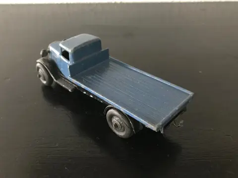 Dinky Toys - 1:43 - Nr. 25C Flatbed Truck