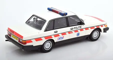 Minichamps - 1:18 - Volvo 240 GL 1986 Politie Netherlands - Limited 300 pcs.