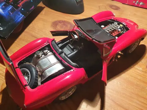 CMC - 1:18 - CMC Collectors Edition exclusively for Techno Classica, Essen 2015 autographed CMC - Model Ferrari Testarossa 1958