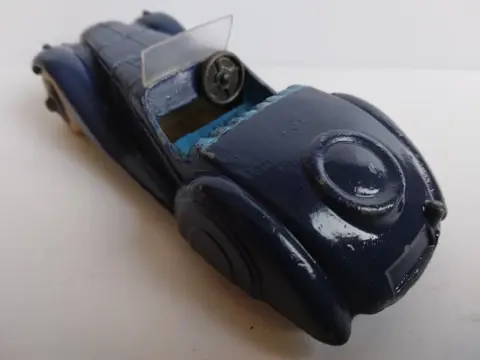 Dinky Toys - 1:48 - No.38A Frazer-Nash BMW - zeldzaam blauwviolet, vooroorlogs 1938