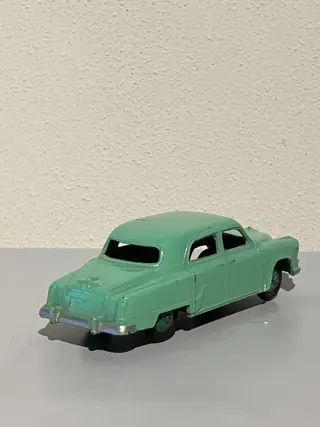 Dinky Toys - 1:43 - ref. 172 Studebaker Landcruiser