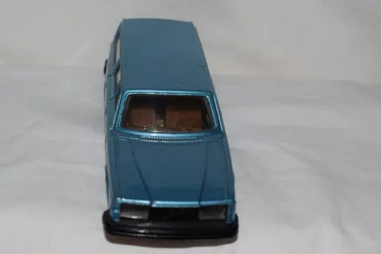 Dinky Toys - 1:43 - Volvo 265 DT Estate nr. 122, Princess 2200 HL nr. 123