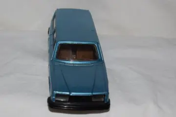 Dinky Toys - 1:43 - Volvo 265 DT Estate nr. 122, Princess 2200 HL nr. 123