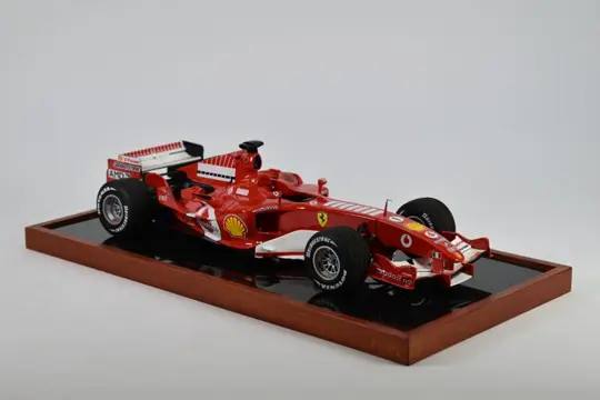 MG Model Plus - 1:12 - Ferrari F2005 - Coureur Michael Schumacher Team Wereldkampioen 2005