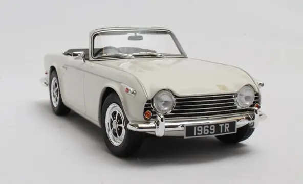 Cult Scale Models - 1:18 - Triumph TR5 P.I. 1967-1968 Wit - CML069-4