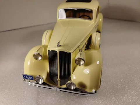CMF - 1:18 - Packard Super Eight Coupe 1936 - Limited Edition Nr 176 / 300