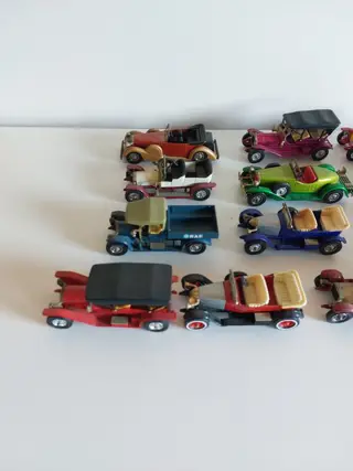 Matchbox - 1:43 - Models of Yesteryear 13x Models - Y-9 , Y-11 , Y-2 , Y-13 ,Y-12 , Y-7 , Y- 14, Y-23, Y-9, 1912 Ford T Model