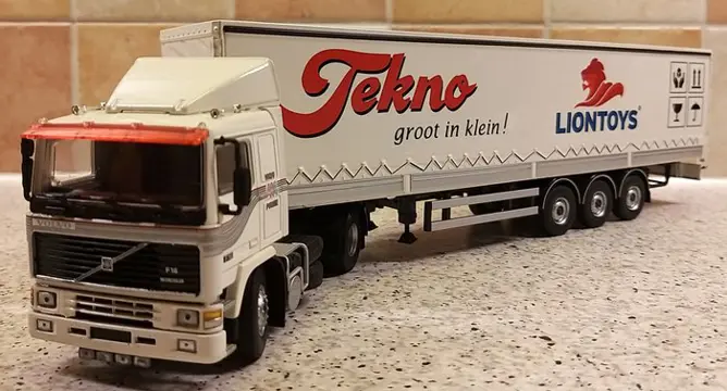 Tekno - 1:50 - VOLVO F16 - trekker met schuifzeilentrailer "Tekno - LIONTOYS"