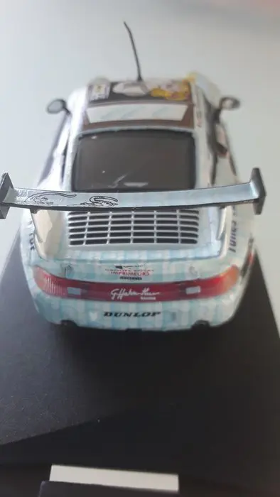 Vitesse - 1:43 - Porsche 911 GT2 le mans 1998 décoré par Wolinski . Production de 2500 pièces numéro 982