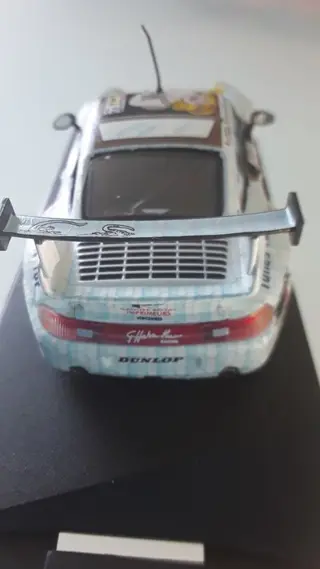 Vitesse - 1:43 - Porsche 911 GT2 le mans 1998 décoré par Wolinski . Production de 2500 pièces numéro 982