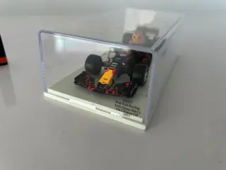 Spark - 1:43 - Max Verstappen RB13 - 2017 GP China intermediate tyres