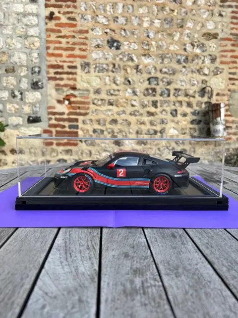 Spark - 1:18 - Porsche 911 (911 II) GT2 RS Clubsport #2 Martini édition limitée 1000 exemplaires