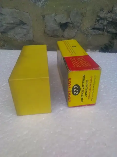 Dinky Toys - 1:43 - Superior Criterion Ambulance ref. 277