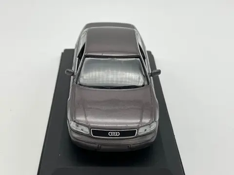 Minichamps - 1:43 - Audi A4 Grey & Audi A8 Cashmere Metallic