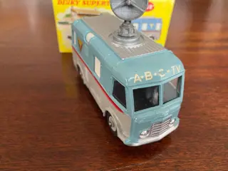 Dinky Toys - 1:43 - ref. 988 ABC TV Transmitter van M.B.