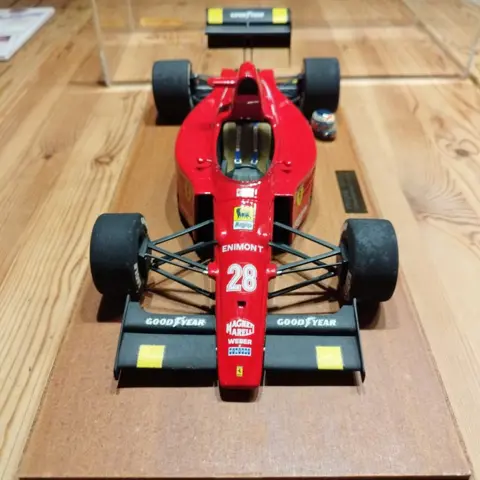 MG - 1:18 - Ferrari 640