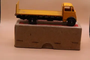 Dinky Toys - ref. 513 Guy Flat Truck with Tailboard