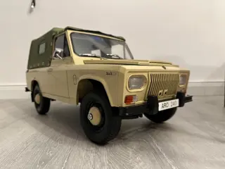 Eaglemoss - 1:8 - ARO 240 d