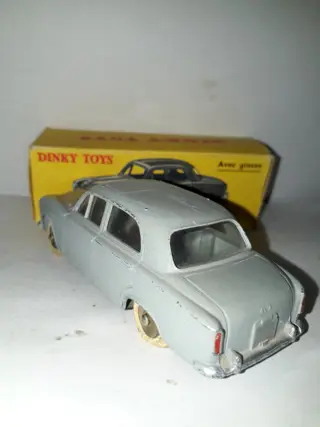 Dinky Toys - 1:43 - Peugeot 403 ref. 24B - Made in France