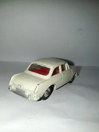 Dinky Toys - 1:43 - Volkswagen 1500 - Made in England