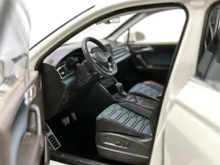Paudi Model - 1:18 - Volkswagen Tiguan LSUV - 2021