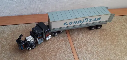 Ertl, Caliber, Action, Pem, Playart - 1:64 - Lot de 5 camions avec Remorques