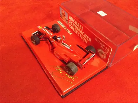 Minichamps - 1:43 - ref. #974305 Ferrari F310B F.1 1997 #5 Michael Schumacher - Michael Schumacher-collectie #33