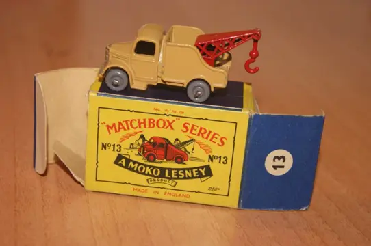 A Moko Lesney Product "Matchbox" 1-75 Regular Wheels Series - 1:76 - Moko Mint Model Original 1955 First Issue - First Serie "Bedford Wreck Truck" no.13a - 1955 - In Moko Original Issue Second Serie "Moko"-Box, Type "B2"- 1954