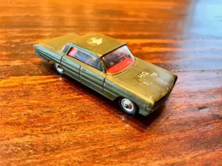 Corgi Toys, Dinky Toys - 1:43 - Oldsmobile Super 88, VW T1, Half Track