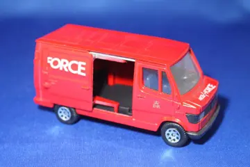 Corgi - 1:43 - Royal Mail Parcels Trucks
