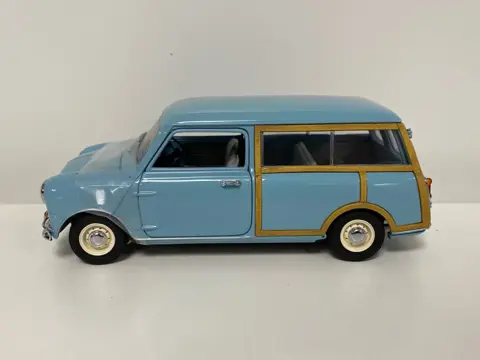 Kyosho - 1:18 - Austin Mini Seven Countryman MK I 1960