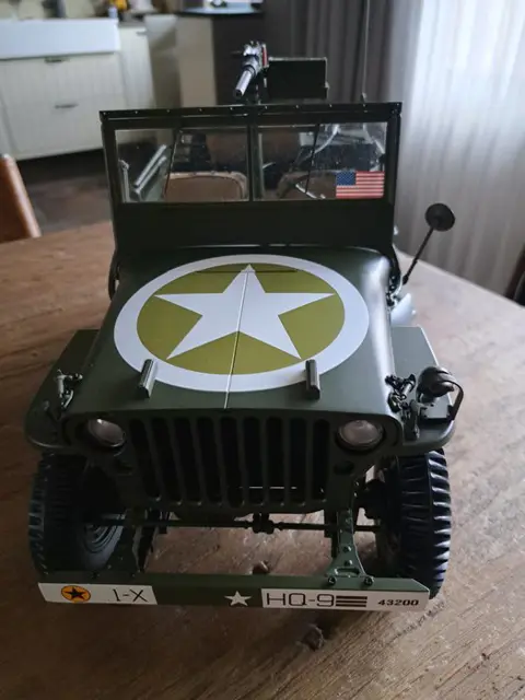 Model - 1:8 - Willy’s Jeep - Incl aanhanger en artilerie