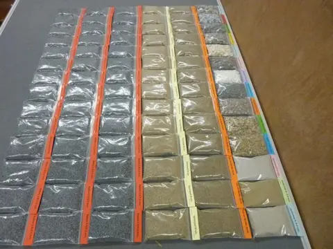 Natuurproduct H0 - Landschap - Partij Railbedding; Ballast, kleur grijs, 2.9 / 3.3 mm