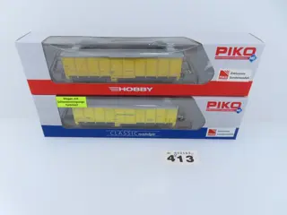Piko H0 - 58905/58359A - Goederenwagon - 2x 2-assige gesloten goederenwagens, 1x met railreinigings-functie - DB