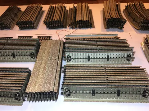 Märklin H0 - 5100/5106/5101/5102 - Rails - M rails met omgevouwen rand
