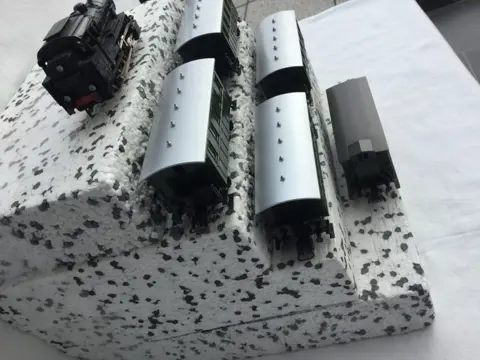 Märklin H0 - 3000 - Passagiersrijtuig, Tender locomotief - BR 89 006 met 5 personenwagens - 2 met verlichting - DB