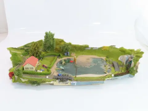 Busch, Faller, Noch, Preiser, Viessmann, MBR H0 - Landschap - Diorama van een meertje waar mensen in zwemmen en naakt zonnen