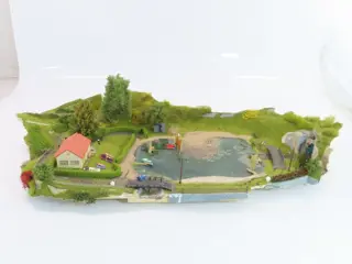 Busch, Faller, Noch, Preiser, Viessmann, MBR H0 - Landschap - Diorama van een meertje waar mensen in zwemmen en naakt zonnen