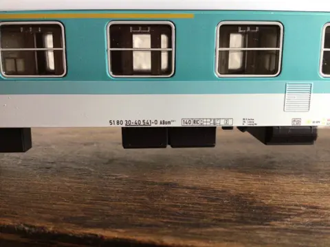 Sachsenmodelle H0 - 14595/14553 - Passagiersrijtuig - 2x woon-werkverkeer auto's 1./2. Klas - DB