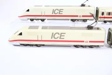 Märklin H0 - 4374 - Treinstel - ICE 1 met tussenwagen - DB