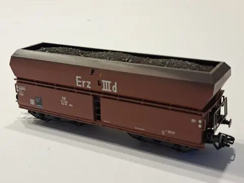 Märklin H0 - uit set 00775 - Goederenwagon - 3x erts zelflossers FAD 50 Erz IIId met lading - DB
