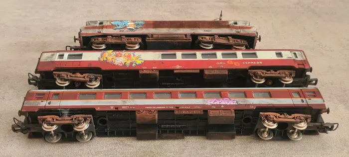 Lima H0 - 8045L - Elektrische locomotief, Passagiersrijtuig - BB 15008 Personentrein TEE gepatineerd - SNCF