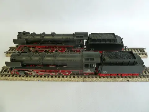 Märklin H0 - 3085 - Stoomlocomotief met tender - 2x BR 003 - DB