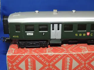 Märklin H0 - 348/1 / 4015.8 - Passagiersrijtuig - Lichte sneltreinwagon - SBB-CFF