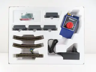 Roco H0e - 31034 - Treinset - Smalspoor startset met locomotief, bakwagens met lading, railovaal en transformator