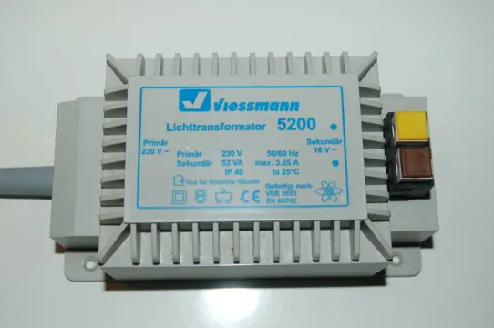 Viessmann H0 - 5200 - Toebehoren - 2x Lichttransformator 52VA, 16V AC