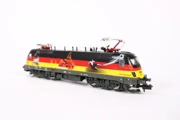 Hobbytrain N - H2752 - Elektrische locomotief - Taurus 'EM Duitsland' BR 182 - ÖBB