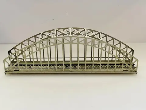 Märklin H0 - 7161/7162/7163/7168/487P-3/7002/398/7064/7065 - Rails - Bruggen en pijlers